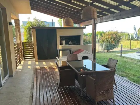 Casa en Alquiler de 3 dormitorios