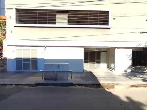 Alquiler Cochera cubierta Caseros centro