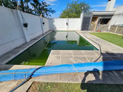 Casa en Venta con 4 cocheras