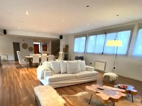 Casa en Venta en City Bell [Cod: 1164-490]