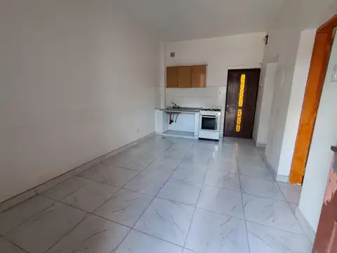 Depto Tipo Casa en Alquiler en Villa Sarmiento, $ 800.000