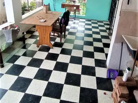 Casa - B.Parque Field - Jardin - Parrillero - Cochera doble