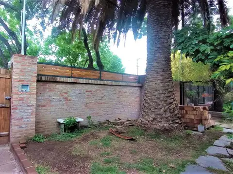 Casa 5 ambientes con 1 baño