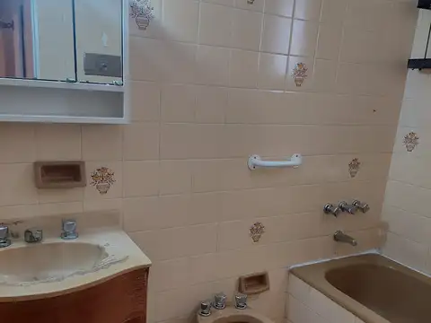 Departamento en Alquiler con 1 cocheras