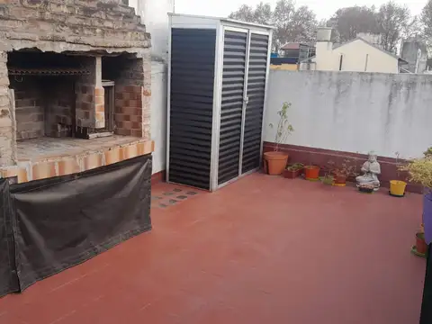 Departamento tipo casa en venta en Villa del Parque