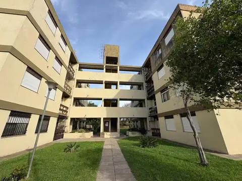 SALK N° 72, TORRE N° 8 PISO 3 dpto. B “Complejo Petroleros”