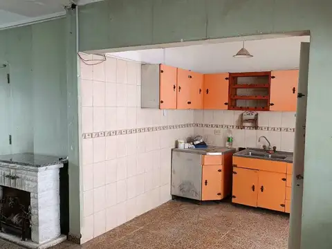 Casa 4 ambientes con 1 baño