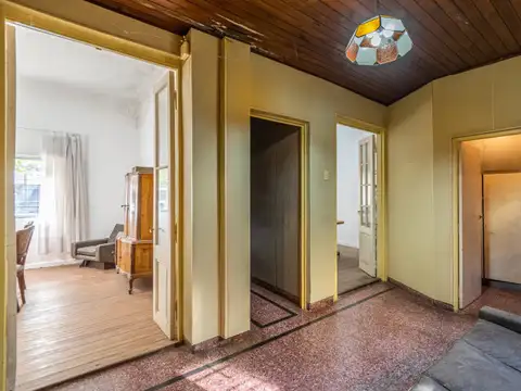 Casa en Venta · 5 Ambientes  ·  Terraza  ·  Villa Pueyrredon. CABA