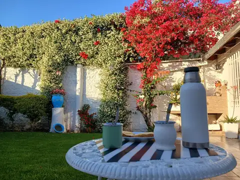 Casa 4 ambientes con 1 baño