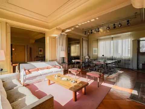 VENTA DE EXCELENTE PISO 5 AMBIENTES C/BALCÓN ATERRAZADO AL FRENTE, DEPENDENCIA Y BAULERA EN RET...
