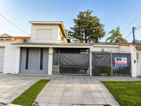 VENTA CASA 4 AMBIENTES QUILMES OESTE