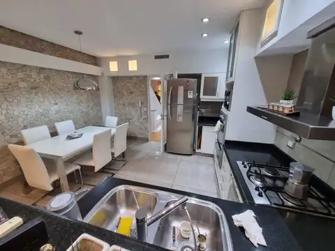 Depto Tipo Casa en Venta 6 años