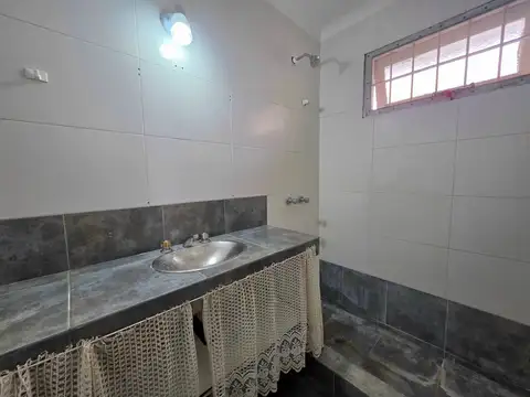 Casa 3 ambientes con 1 baño