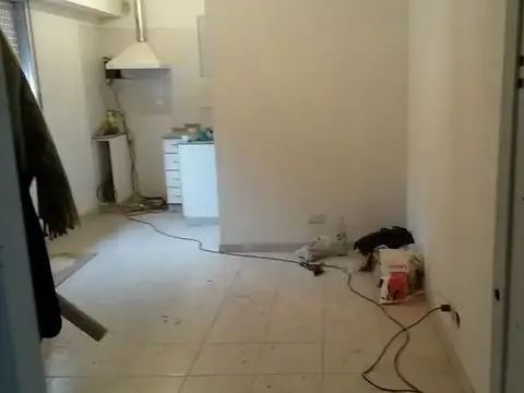 VENTA OPORTUNIDAD DEP 2 AMB PH CON PATIO EXCELENTE UBICACION TRES DE FEBRERO ESQUINA VILLEGAS CASERO