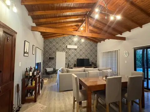 Casa en Venta con 4 cocheras