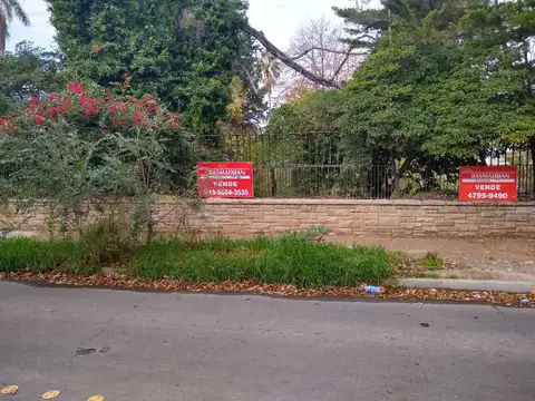 Vendo Lote en la mejor zona de Vicente López - Arenales y 25 de Mayo (10,33 x 37,30)