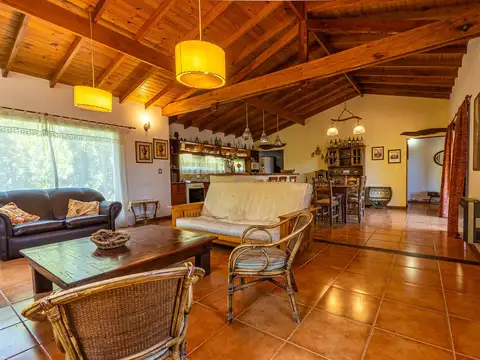 Casa 3 ambientes con 2 baños