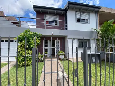 VENTA CASA 4 DORMITORIOS BARRIO AYACUCHO CÓRDOBA