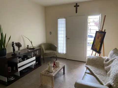 Casa 6 ambientes con 3 baños