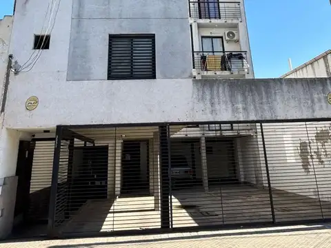 Departamento de escalera en alquiler bella vista