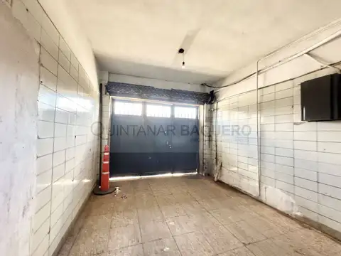 Venta de Galpón con dos locales