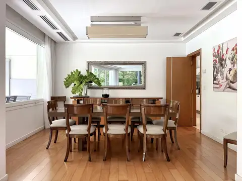 Casa 7 ambientes con 5 baños