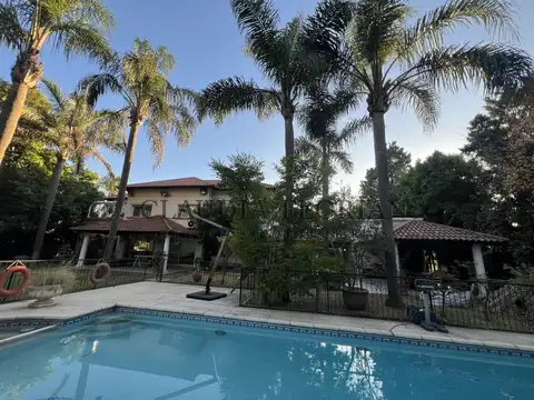 Casa en Alquiler en Bella Vista, USD 3.500