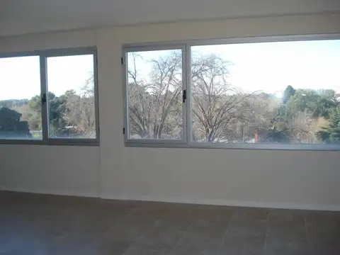 Oficina en Venta en Pilar Centro, USD 85.000