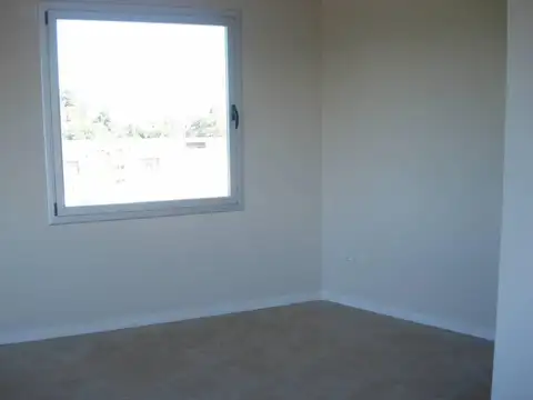 Oficina en Venta en Pilar Centro, USD 85.000