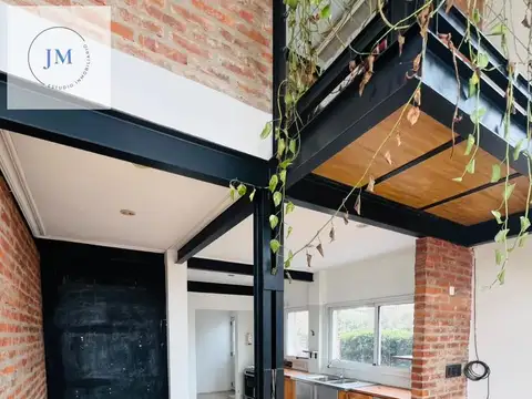 Casa en Alquiler con 1 cochera