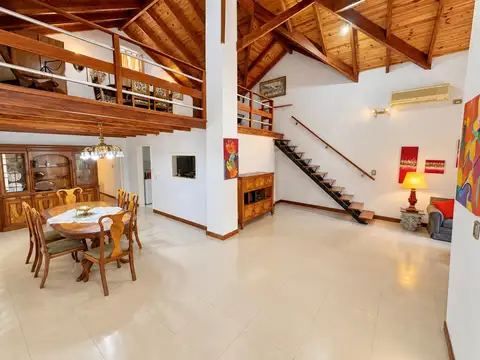 Casa 4 ambientes con 3 baños