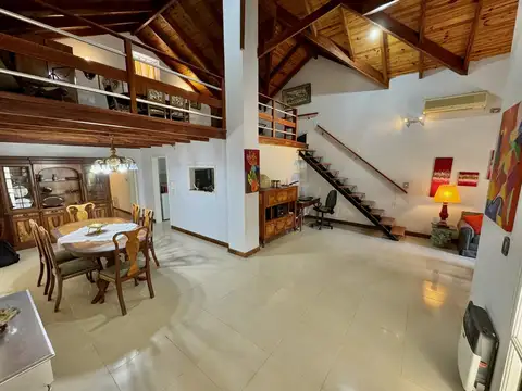Casa 4 ambientes con 3 baños