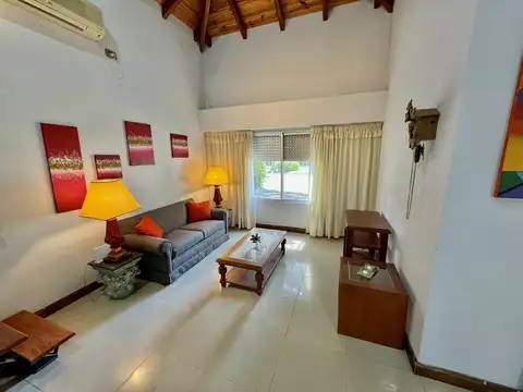Venta - Casa 2 dormitorios Roldan