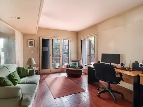 Casa 8 ambientes con 3 baños