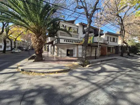 TUCUMAN ESQUINA JOSE FEREDICO MORENO 200, Piso 0