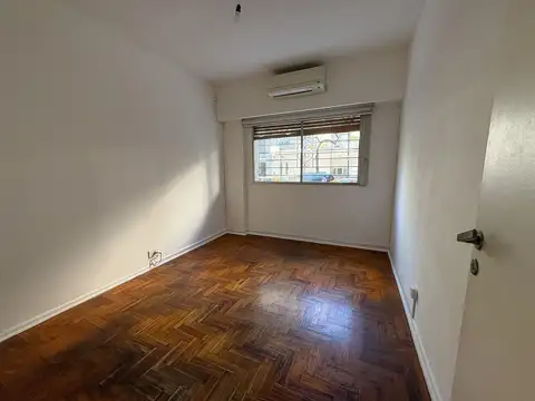 Departamento en Alquiler en Coghlan, $ 700.000