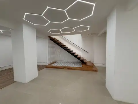 Local a metros de 9 de julio - Reciclado a nuevo - 285 m2