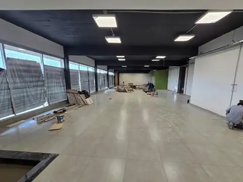Alquiler LOCAL Comercial  PB y 2 Pisos  Platas Libres en Belen De Escobar
