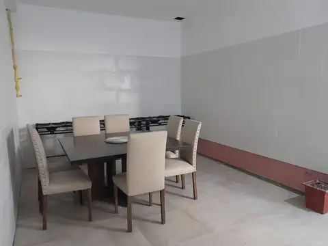 VENTA , LOCAL CON VIVIENDA EN SAN TELMO!
