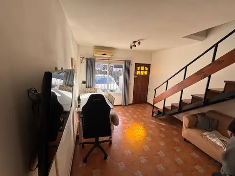 Depto Tipo Casa en Venta en Chilavert, USD 135.000