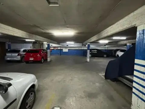 Hipólito Yrigoyen 2100, Piso 2