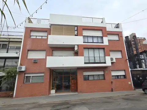Venta departamento cuatro ambientes