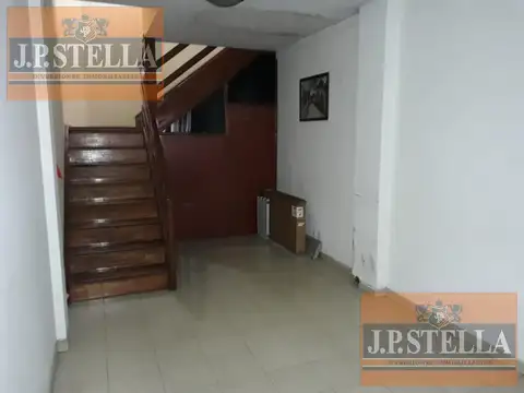 Oficina 5 ambientes con 3 baños