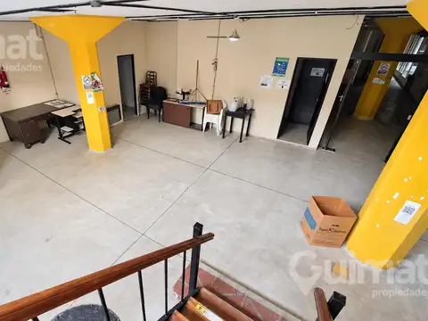 Oficina en Venta con 8 cocheras