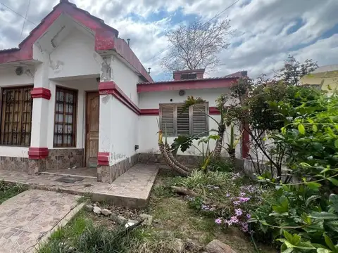 INVERSIONISTAS  Casa en VENTA en B° Quebrada de las Rosas