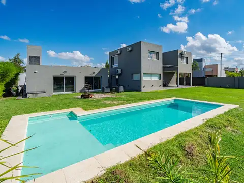 VENTA/PERMUTA - Casa de 3 dormitorios y pileta - Tierra de Sueños III, Roldán. APTO CRÉDITO