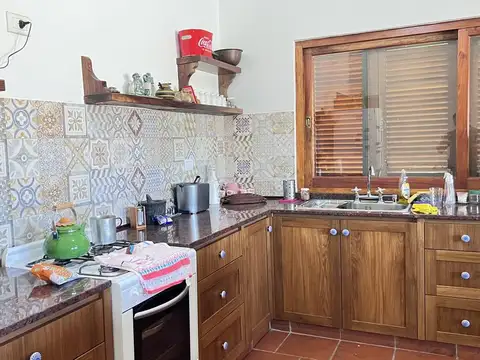 Casa 5 ambientes con 2 baños