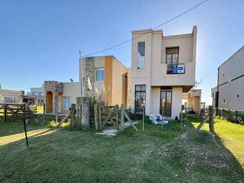 LA PLATA al 1100 - Domselaar Chico barrio privado !