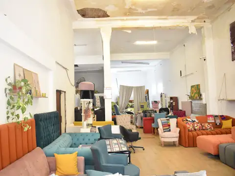OPORTUNIDAD UNICA  250M2 SOBRE AVENIDA BELGRANO, BAJISIMAS EXPENSAS 