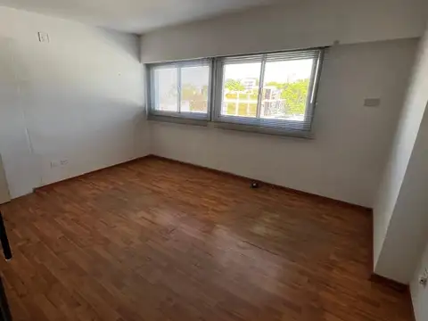 Oficina 3 ambientes con 1 baño